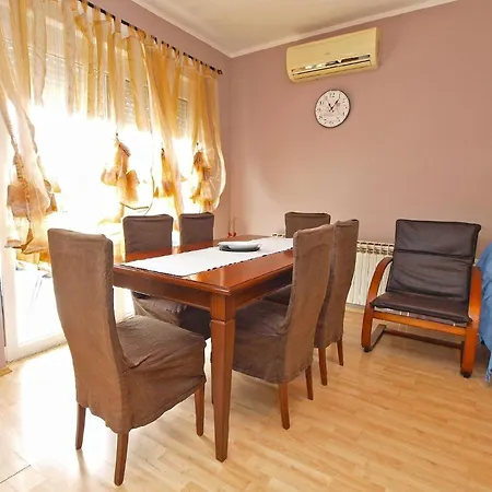 Ferienwohnung Fur 6 Personen Ca 100 Qm In Sijana, Istrien Istrische Riviera * Pula
