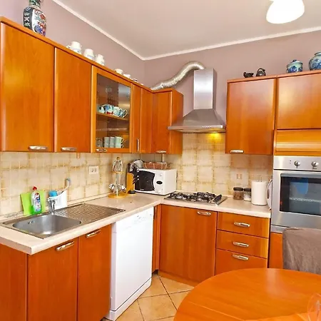 Apartment Ferienwohnung Fur 6 Personen Ca 100 Qm In Sijana, Istrien Istrische Riviera Pula